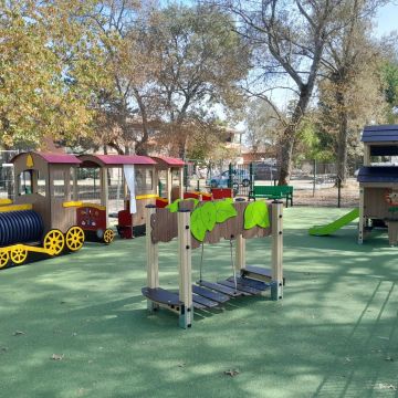 install�e. Une nouvelle aire de jeux pour les tout-petits � Castelginest